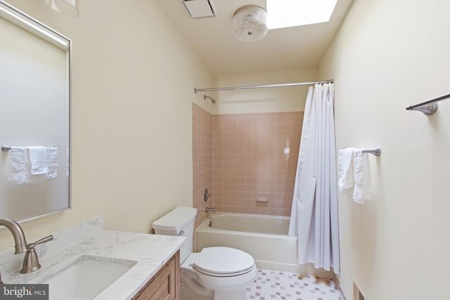6423 JOHN JACKSON CT, Fairfax Station, VA 22039