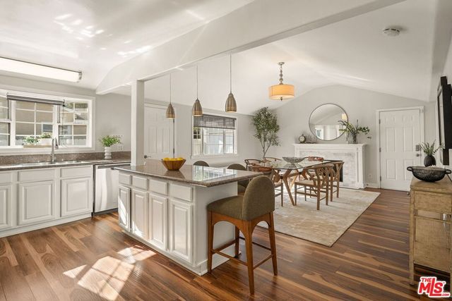 2939 S Oakhurst Avenue, Los Angeles, CA 90034