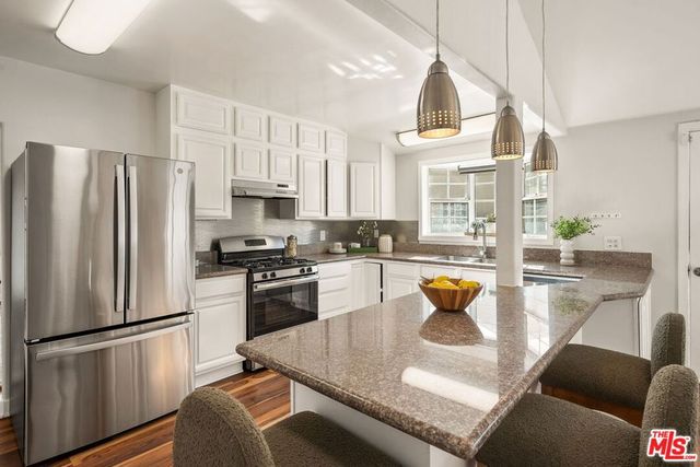 2939 S Oakhurst Avenue, Los Angeles, CA 90034