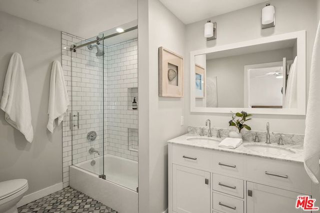 2939 S Oakhurst Avenue, Los Angeles, CA 90034