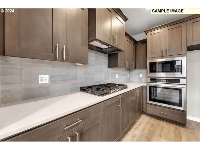 928 Ne SAGEBRUSH Dr, Estacada, OR 97023