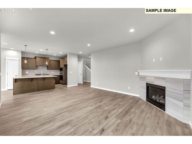 928 Ne SAGEBRUSH Dr, Estacada, OR 97023