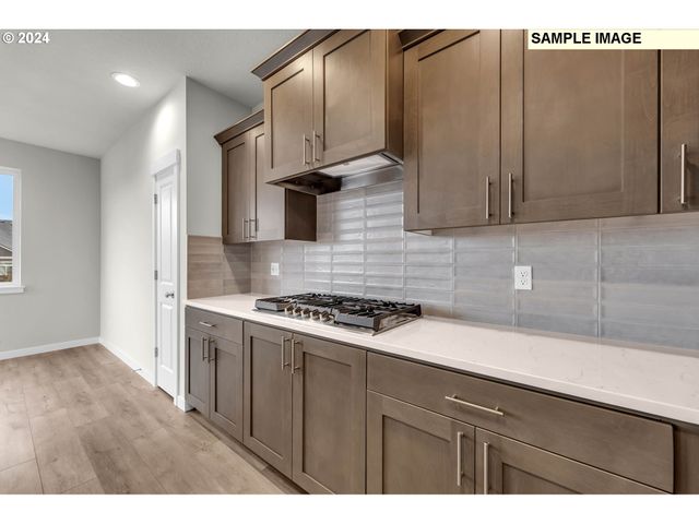 928 Ne SAGEBRUSH Dr, Estacada, OR 97023