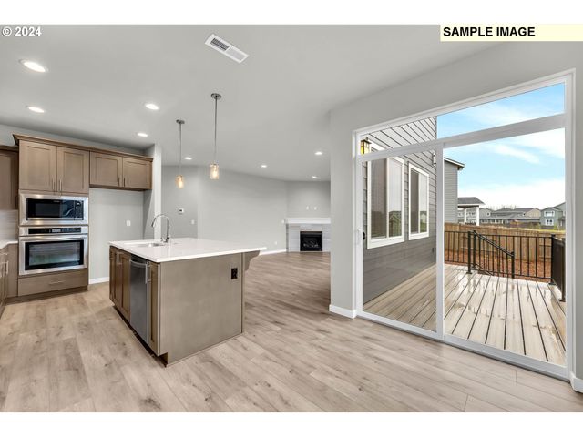 928 Ne SAGEBRUSH Dr, Estacada, OR 97023