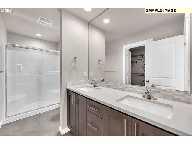 928 Ne SAGEBRUSH Dr, Estacada, OR 97023