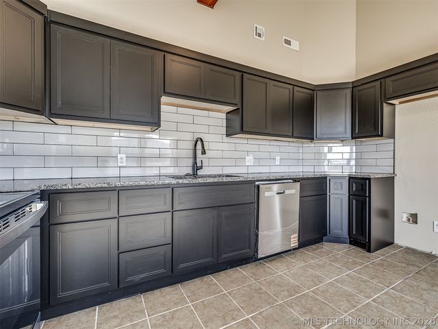 5750 S Gus Road, Chelsea, OK 74016