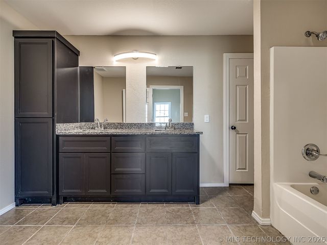 5750 S Gus Road, Chelsea, OK 74016