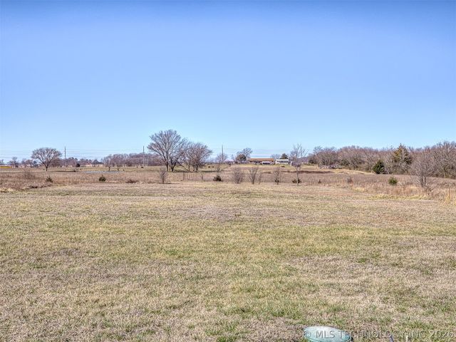 5750 S Gus Road, Chelsea, OK 74016