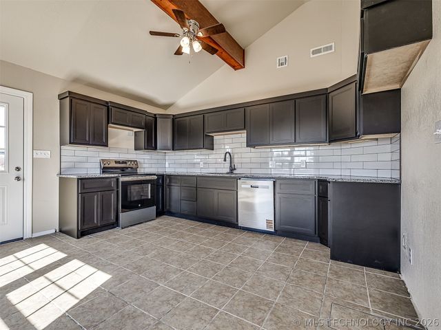 5750 S Gus Road, Chelsea, OK 74016