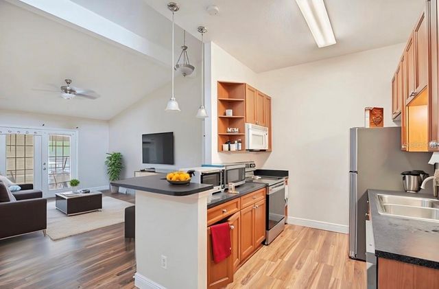 155 PEARL LAKE CAUSEWAY 206, Altamonte Springs, FL 32714