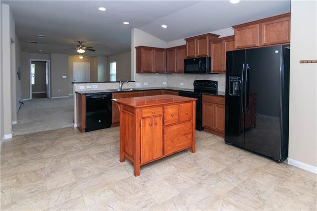 114 Leon River LOOP, Hutto, TX 78634