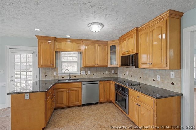 2271 Solomons Pass, Hope Mills, NC 28348