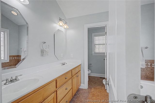 2271 Solomons Pass, Hope Mills, NC 28348