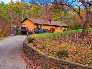 1393 Happy Acres DR, Moneta, VA 24121