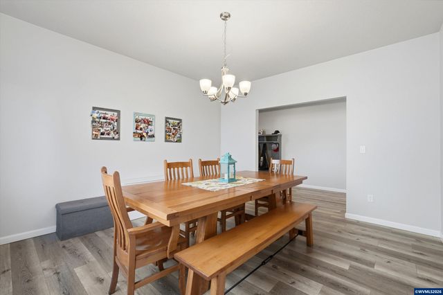 329 S 7th St, Carlton, OR 97111