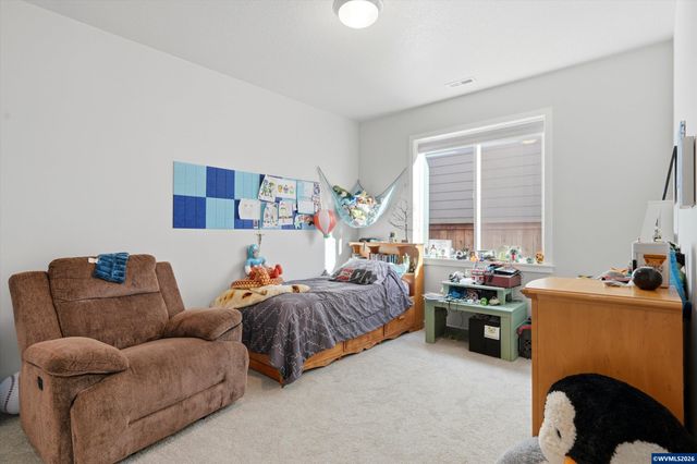 329 S 7th St, Carlton, OR 97111