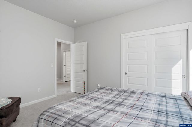 329 S 7th St, Carlton, OR 97111