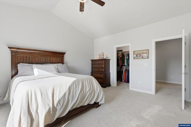 329 S 7th St, Carlton, OR 97111