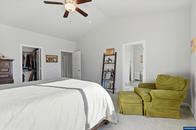 329 S 7th St, Carlton, OR 97111