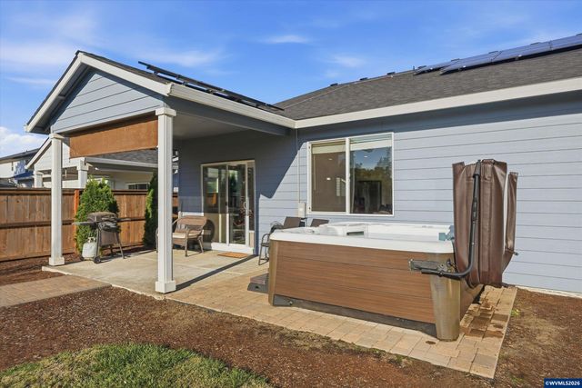329 S 7th St, Carlton, OR 97111