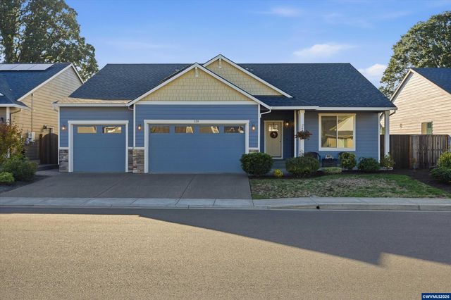 329 S 7th St, Carlton, OR 97111