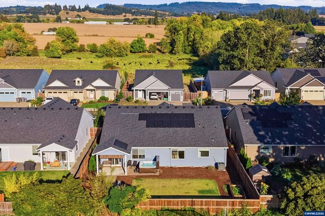 329 S 7th St, Carlton, OR 97111