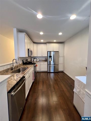 81 Autumn Way 20, Montvale, NJ 07645