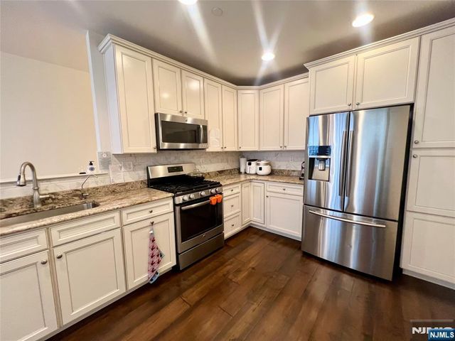 81 Autumn Way 20, Montvale, NJ 07645