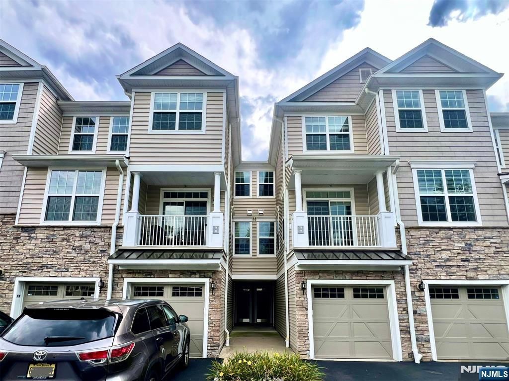 81 Autumn Way 20, Montvale, NJ 07645
