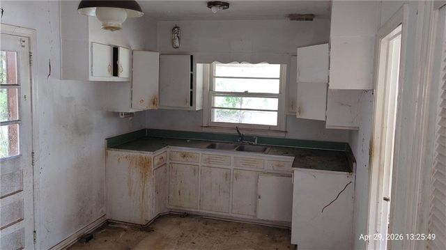 2014 Warren Drive, Austell, GA 30106