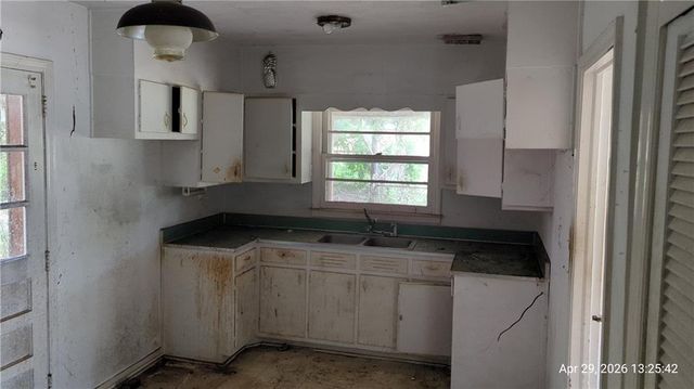 2014 Warren Drive, Austell, GA 30106