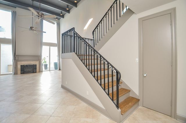 6 River Hollow Lane, Houston, TX 77027