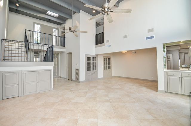 6 River Hollow Lane, Houston, TX 77027