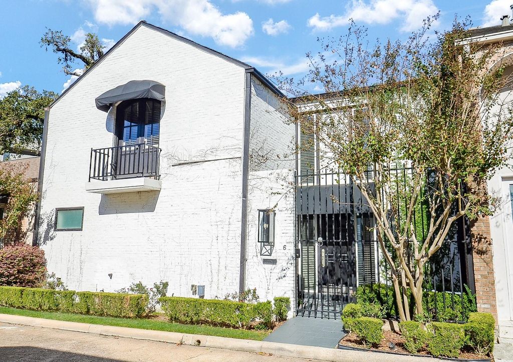 6 River Hollow Lane, Houston, TX 77027