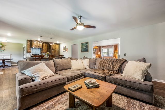 3101 N McDonald Avenue, Springdale, AR 72762