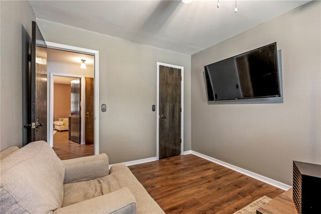 3101 N McDonald Avenue, Springdale, AR 72762