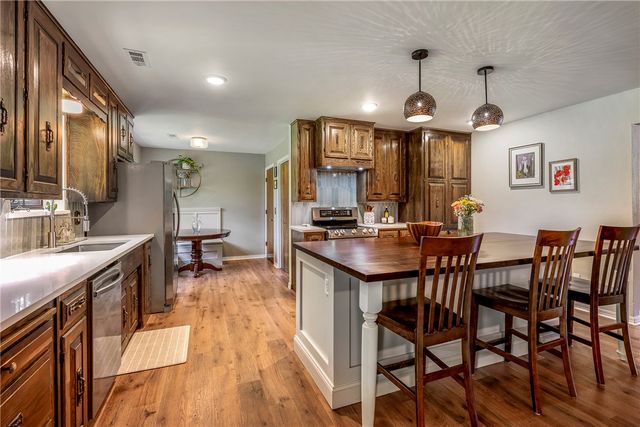 3101 N McDonald Avenue, Springdale, AR 72762