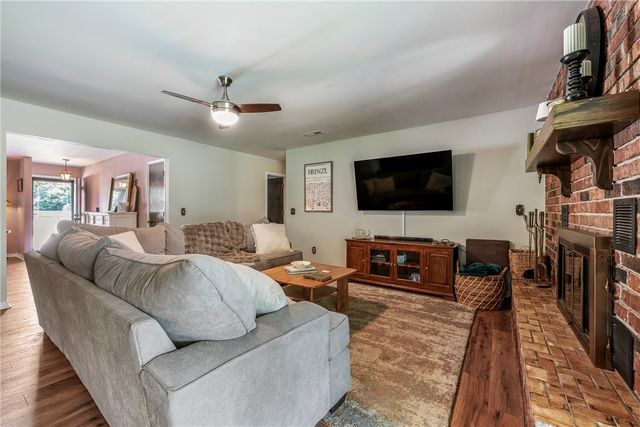 3101 N McDonald Avenue, Springdale, AR 72762