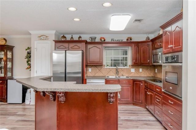 8300 Woodbend Drive, Semmes, AL 36575