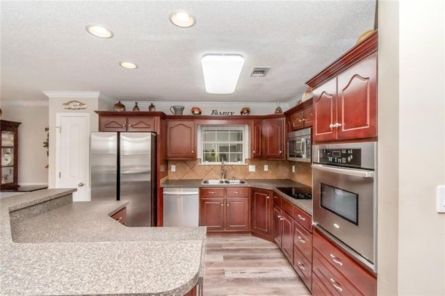 8300 Woodbend Drive, Semmes, AL 36575