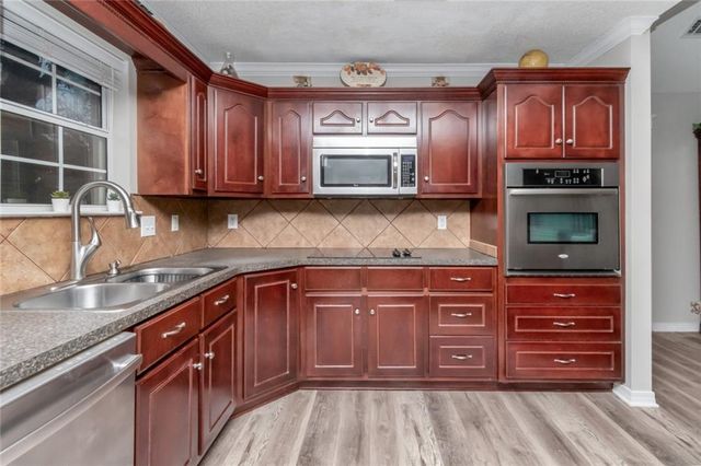 8300 Woodbend Drive, Semmes, AL 36575