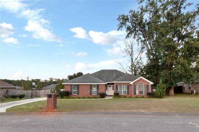 8300 Woodbend Drive, Semmes, AL 36575