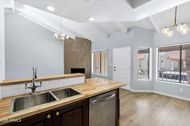 1017 E MARYLAND Avenue 236, Phoenix, AZ 85014