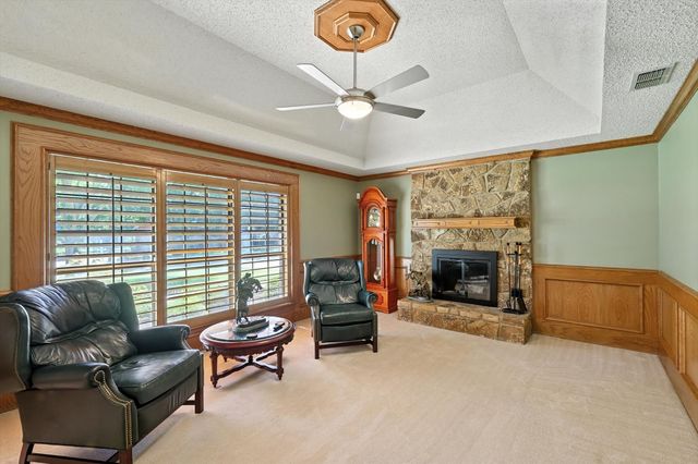 2202 Lakeforest Drive, Weatherford, TX 76087