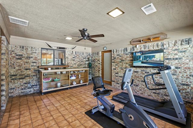 2202 Lakeforest Drive, Weatherford, TX 76087