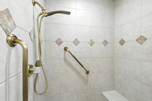 2202 Lakeforest Drive, Weatherford, TX 76087