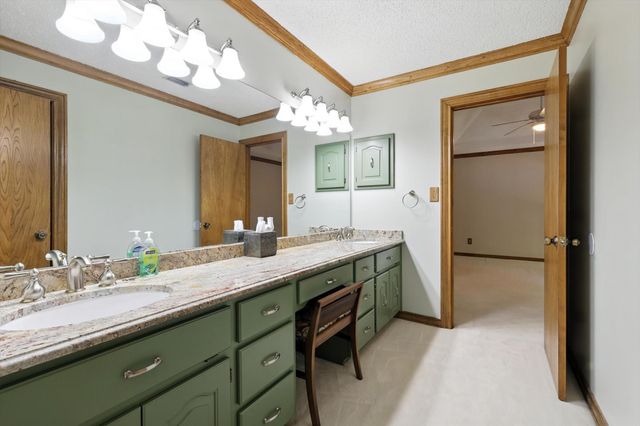 2202 Lakeforest Drive, Weatherford, TX 76087