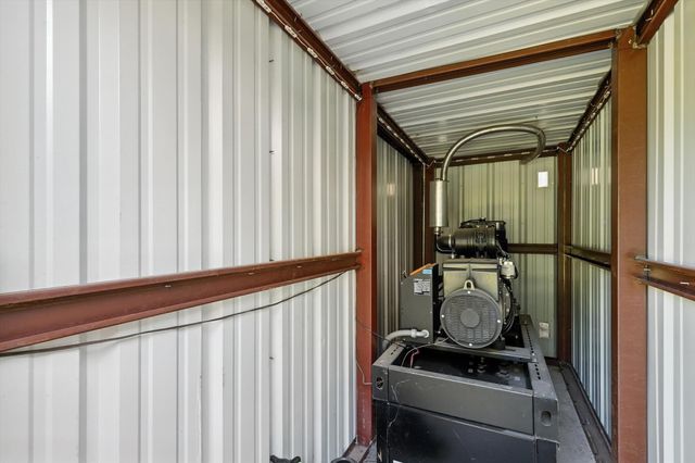 2202 Lakeforest Drive, Weatherford, TX 76087