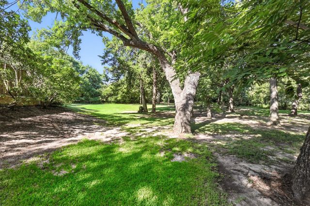 2202 Lakeforest Drive, Weatherford, TX 76087