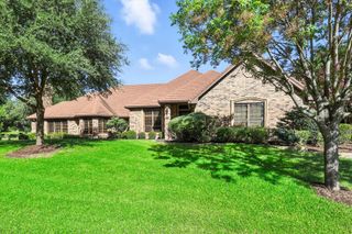 2202 Lakeforest Drive, Weatherford, TX 76087